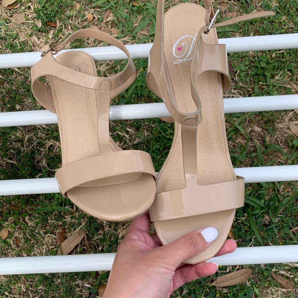 Size 6 shoes!